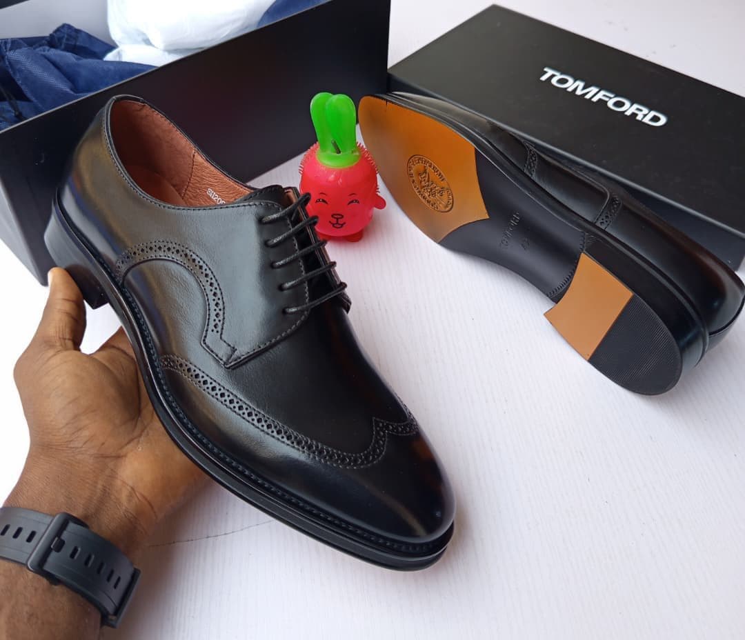 Tom Ford Black Classic Brogue Oxford Shoe - Premium Leather Formal Shoe For Men.